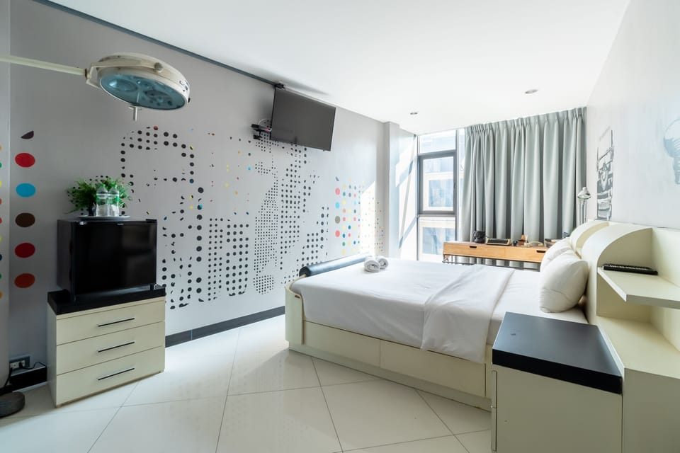 Top Secret King - Private (King Room) | Desk, free WiFi, bed sheets