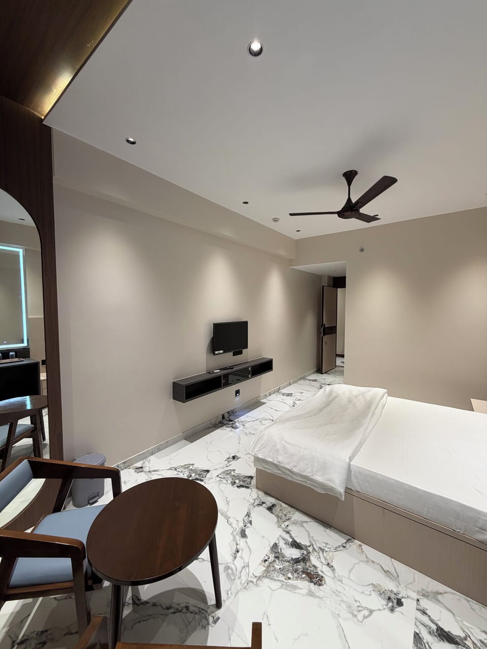 Single Room | Desk, WiFi (free)