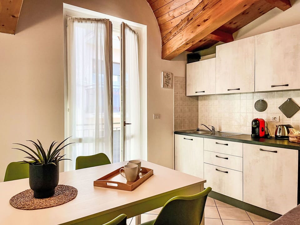 Wood, Furniture, Flooring, Interior Design, Floor, Ceiling, Apartment, Room, Wood Stain, Chair