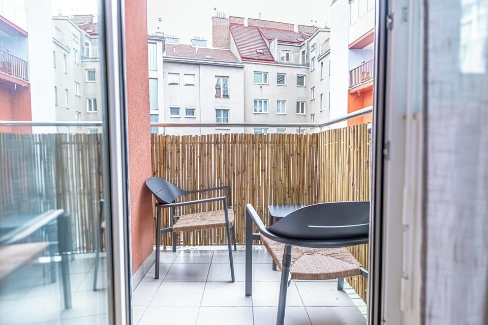 Basic Apartment | Balcony