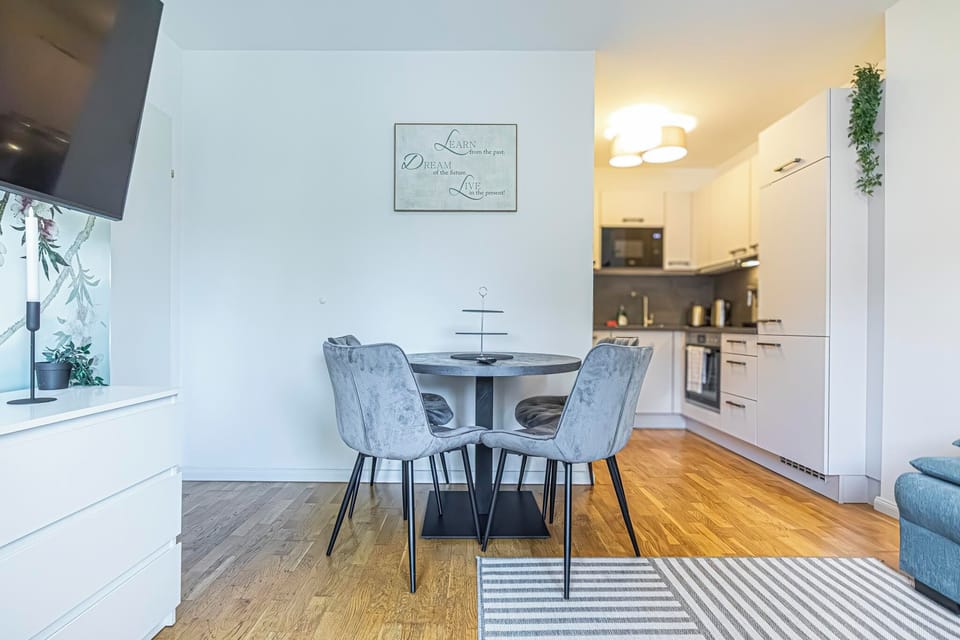 Basic Apartment | Living room