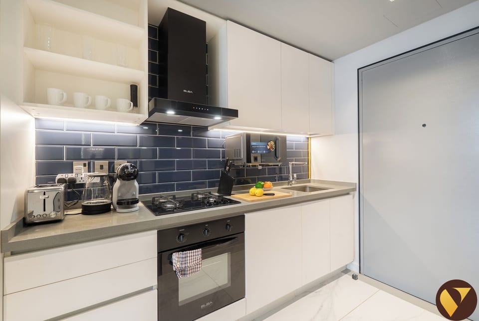 Luxury Studio, Balcony, Canal View | Private kitchen | Full-size fridge, microwave, oven, stovetop