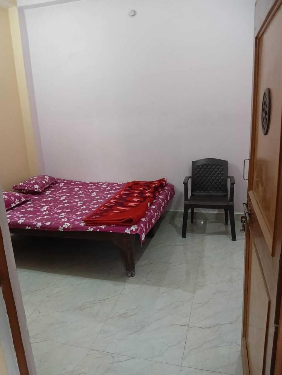 Deluxe Apartment, Air conditioning | Desk, laptop workspace, rollaway beds, bed sheets