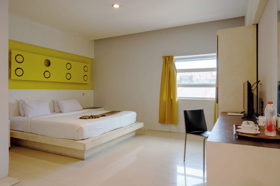 Deluxe Double Room | Desk, free WiFi, bed sheets