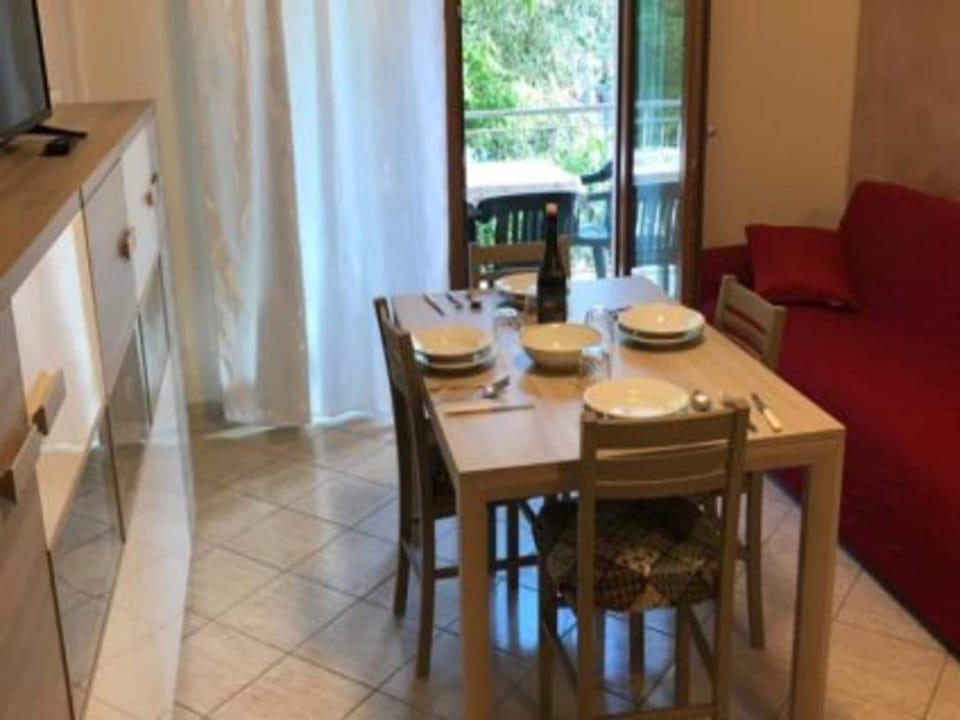 Apartment, 2 Bedrooms, Balcony | Dining room