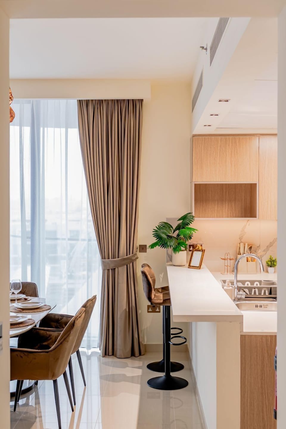 Luxury Apartment, Balcony, City View | Dining room