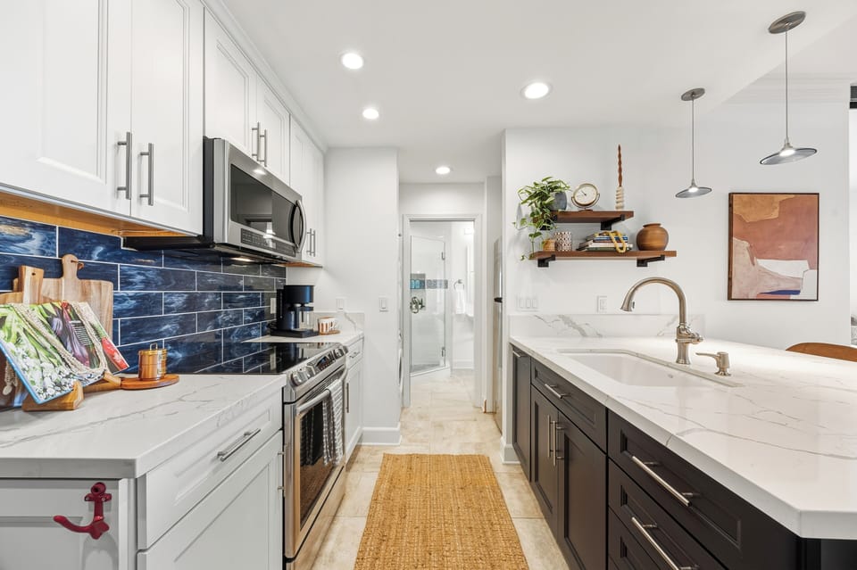 Full kitchen