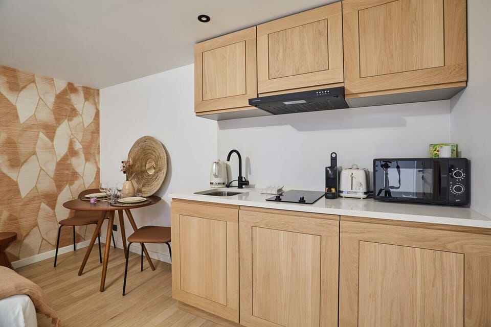 Apartment | Private kitchen | Coffee/tea maker, fridge, microwave, stovetop