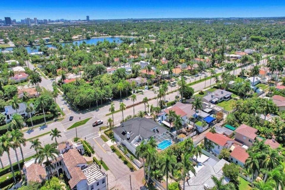 House, 6 Bedrooms | Aerial view