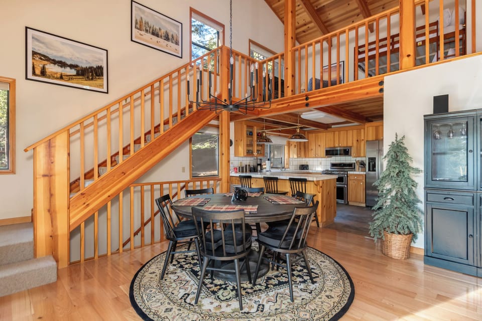 Dining Area to Kitchen