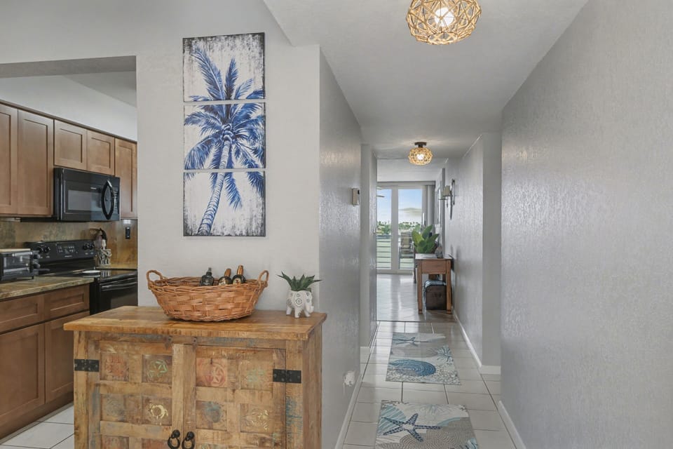 Welcome to Bahia Vista #404!