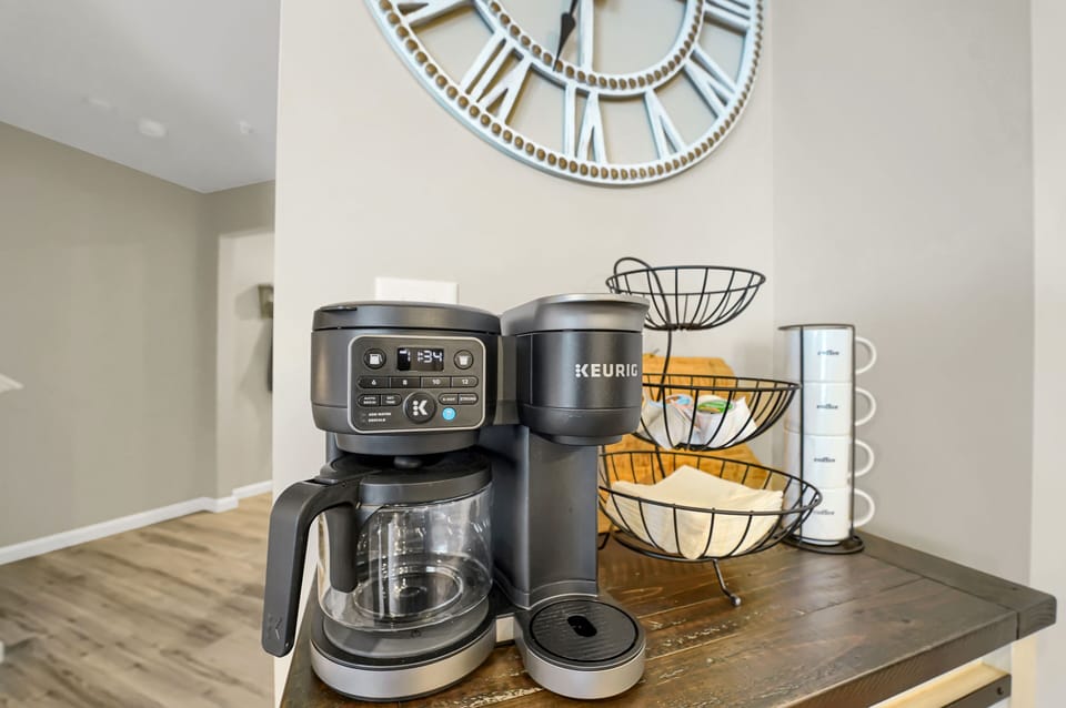 Premium coffee station with Keurig duo