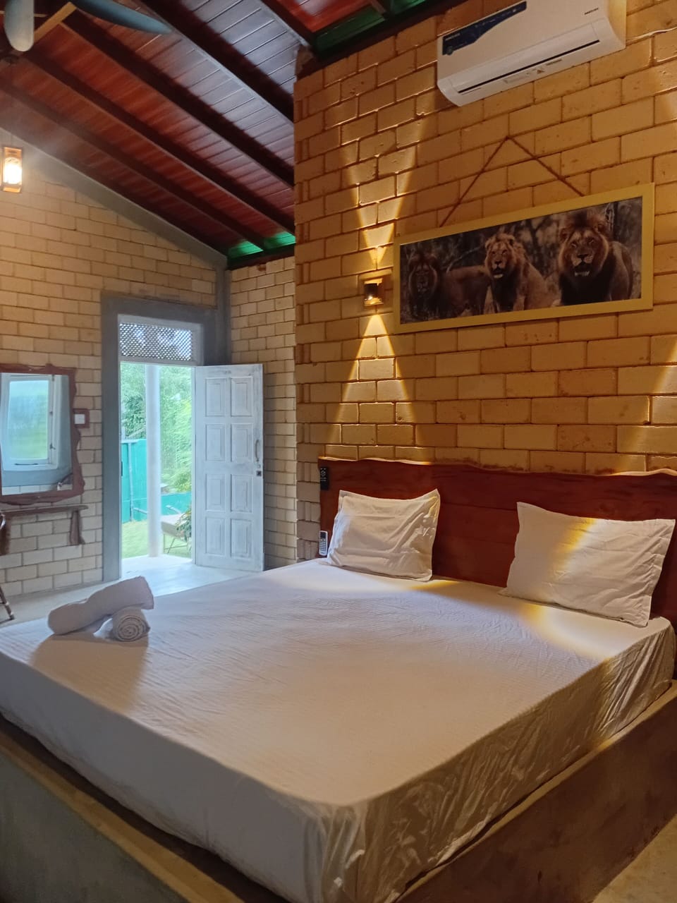 Triple Room, Garden View | Iron/ironing board, WiFi (free)