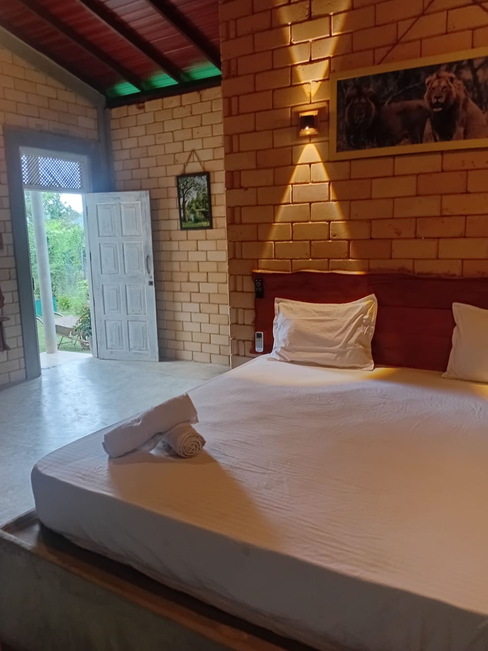 Triple Room, Garden View | Iron/ironing board, WiFi (free)