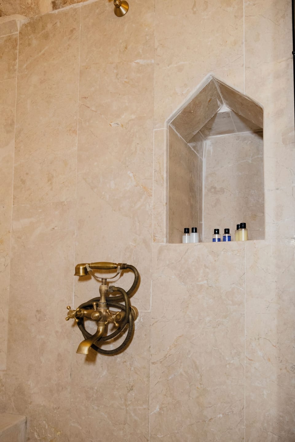 Superior Double Room, Courtyard View | Bathroom | Shower, free toiletries, hair dryer, slippers
