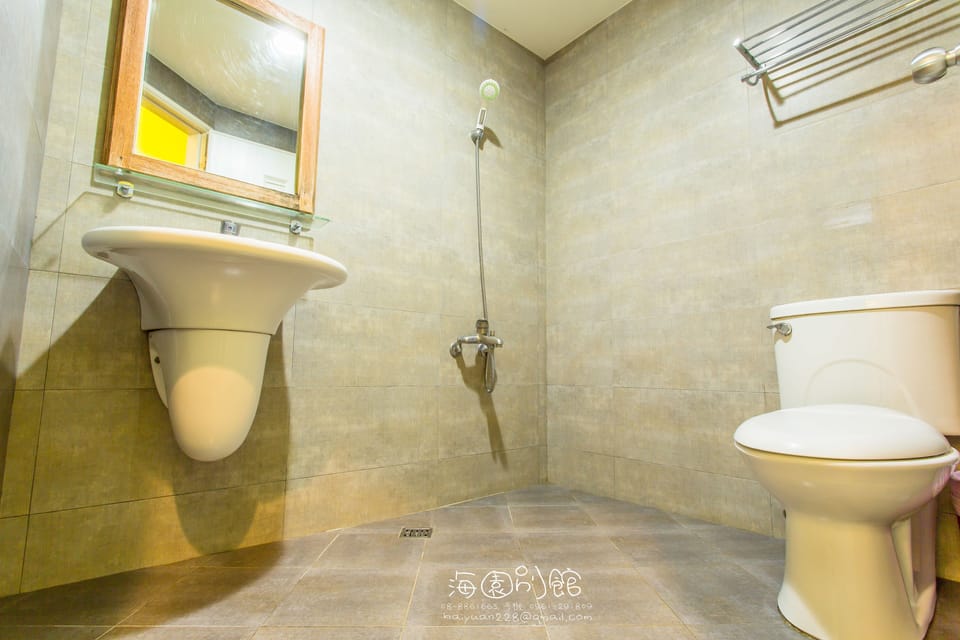 Family Room, Tower | Bathroom | Hair dryer, slippers