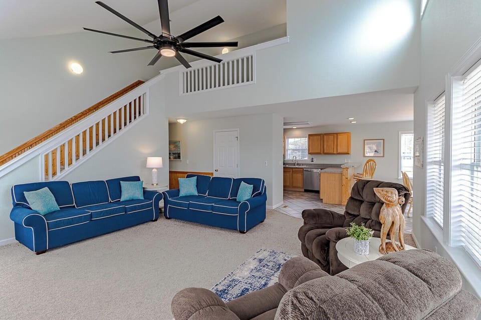 Mid Level Living Area