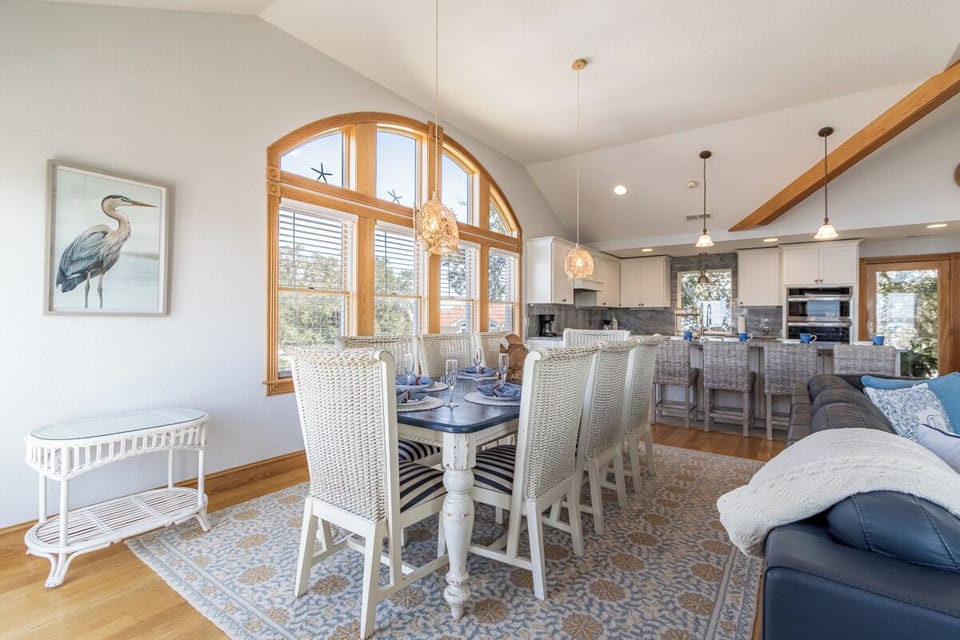 Top Level Dining Area