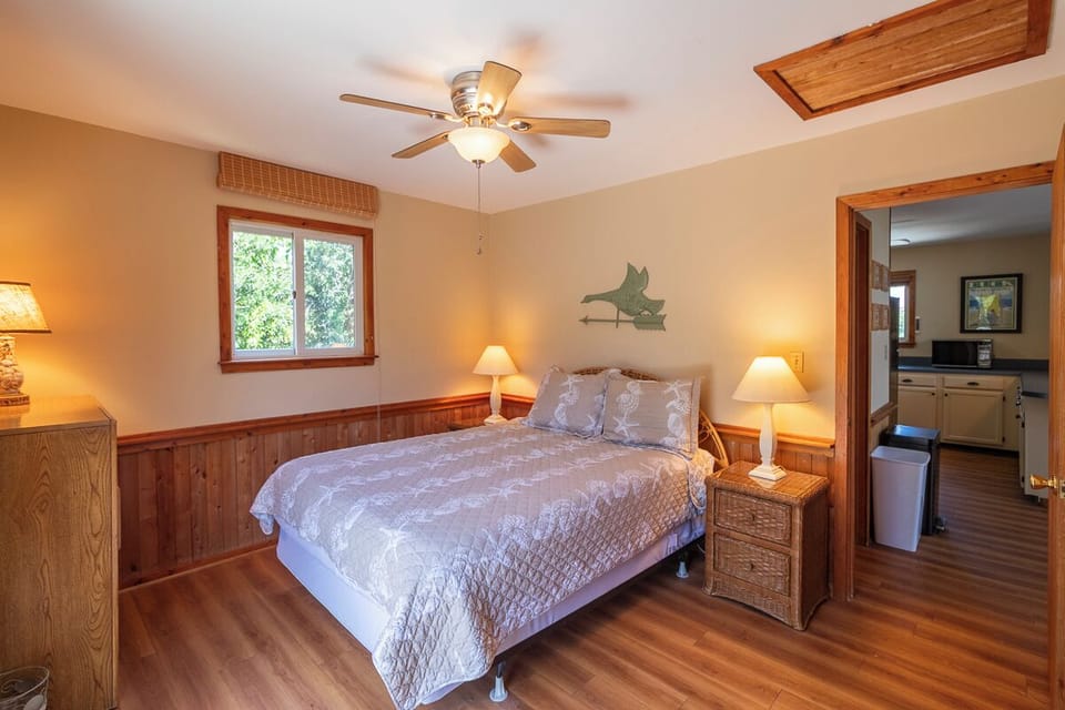 Top Level Queen Bedroom