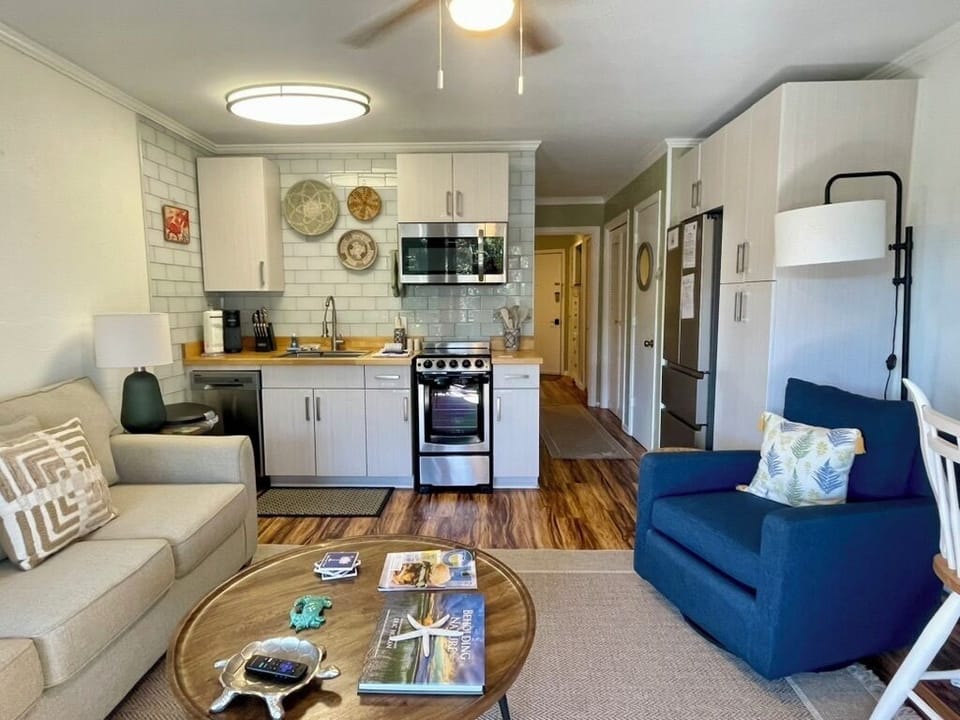 Kitchen - Fully functional kitchen with everything needed for cooking meals