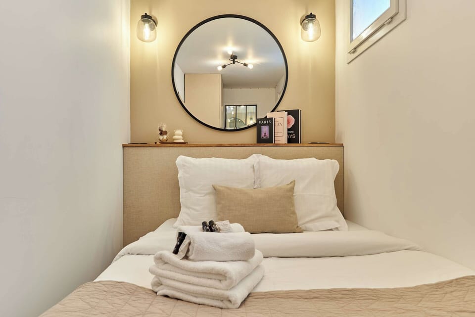 Apartment | 2 bedrooms, laptop workspace, iron/ironing board, bed sheets