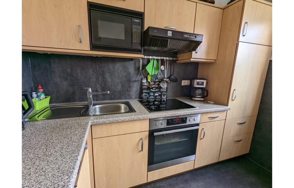 Bungalow | Private kitchen | Highchair
