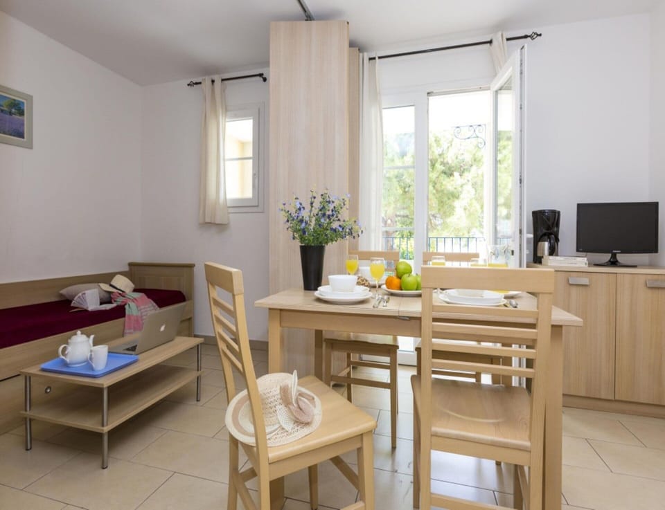 House | Dining