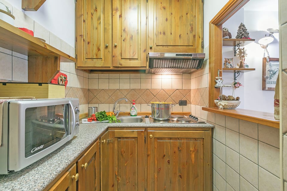 Standard Apartment, Multiple Bedrooms (Sestriere Panorama) | Private kitchen | Fridge, microwave, stovetop, cookware/dishes/utensils