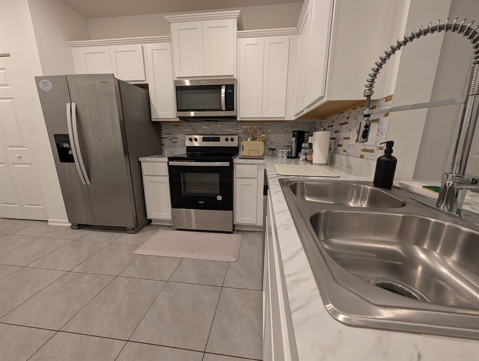 Plenty of space in the kitchen for a comfortable stay