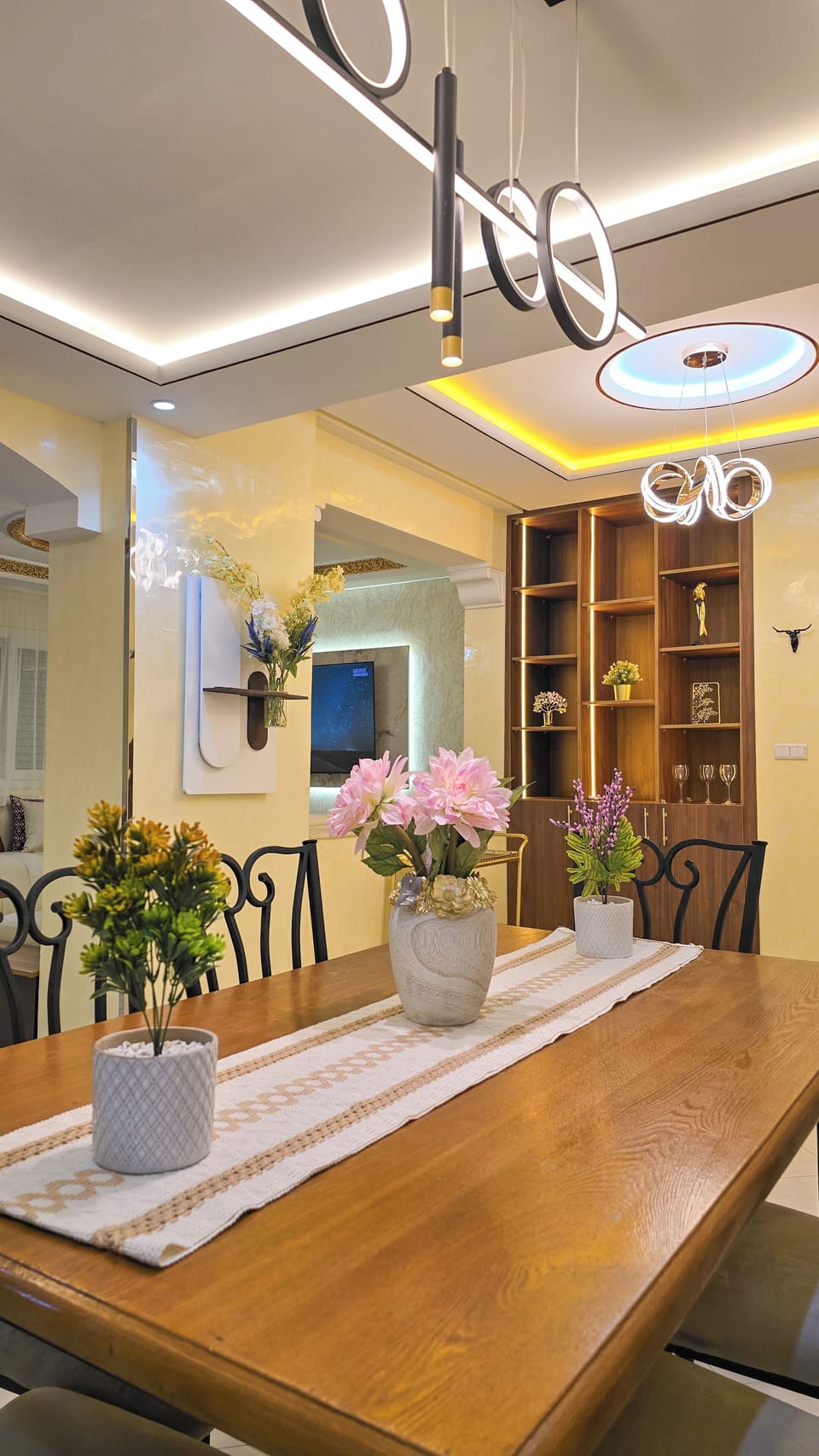 Premium Apartment, 2 Bedrooms, Beachfront | Dining room