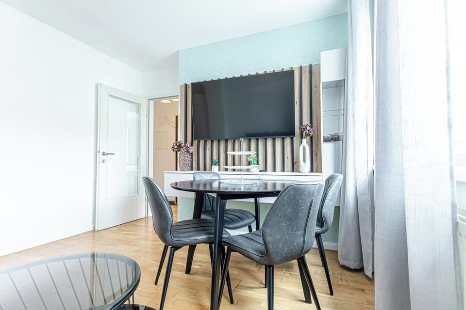 Basic Apartment | Private kitchen | Fridge, oven, stovetop, dishwasher