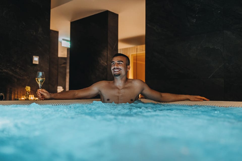 Indoor spa tub