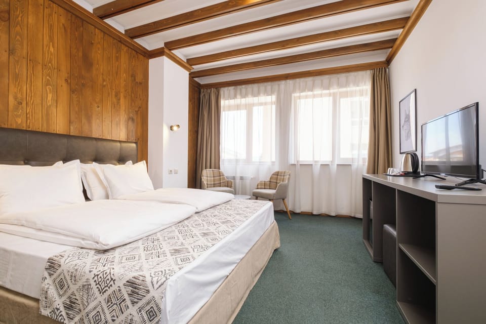 Double Room, City View | Desk, soundproofing, iron/ironing board, free WiFi