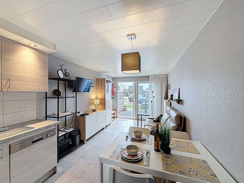 Interior Design, Flooring, Wall, Furniture, Floor, Ceiling, Wood, Countertop, Room, Kitchen