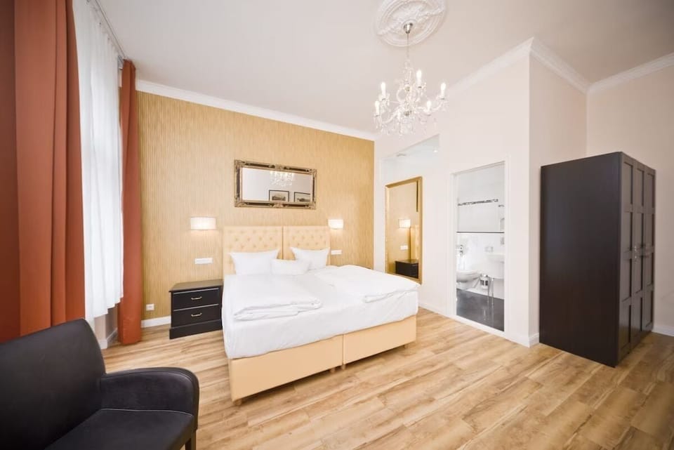 Double or Twin Room, Non Smoking, Private Bathroom | Premium bedding, in-room safe, desk, blackout drapes