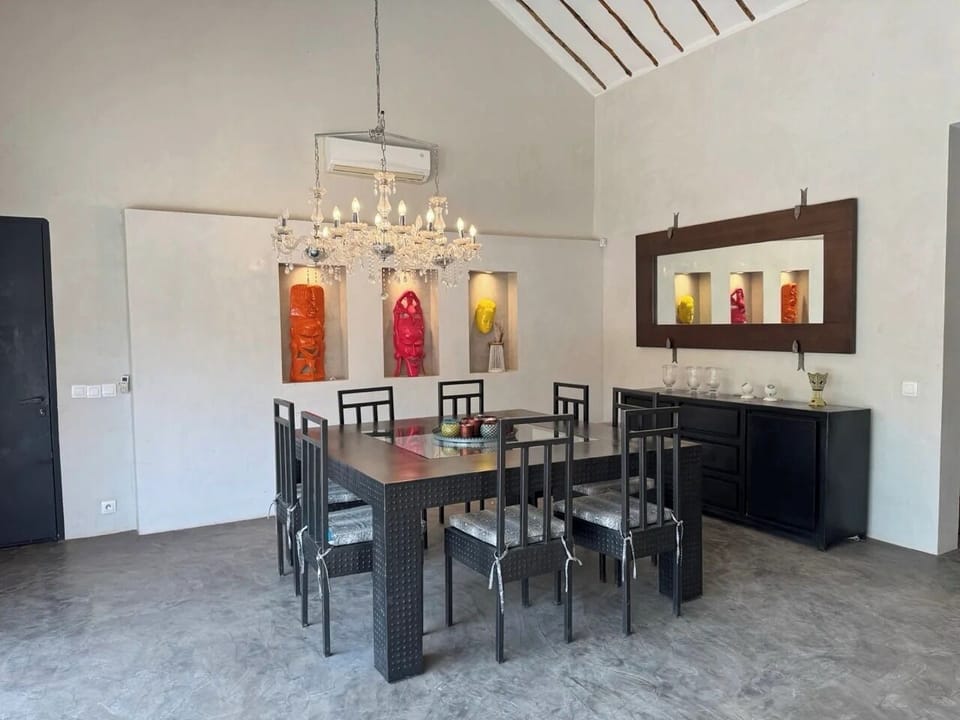 Superior Villa, Patio, Pool View | Living area