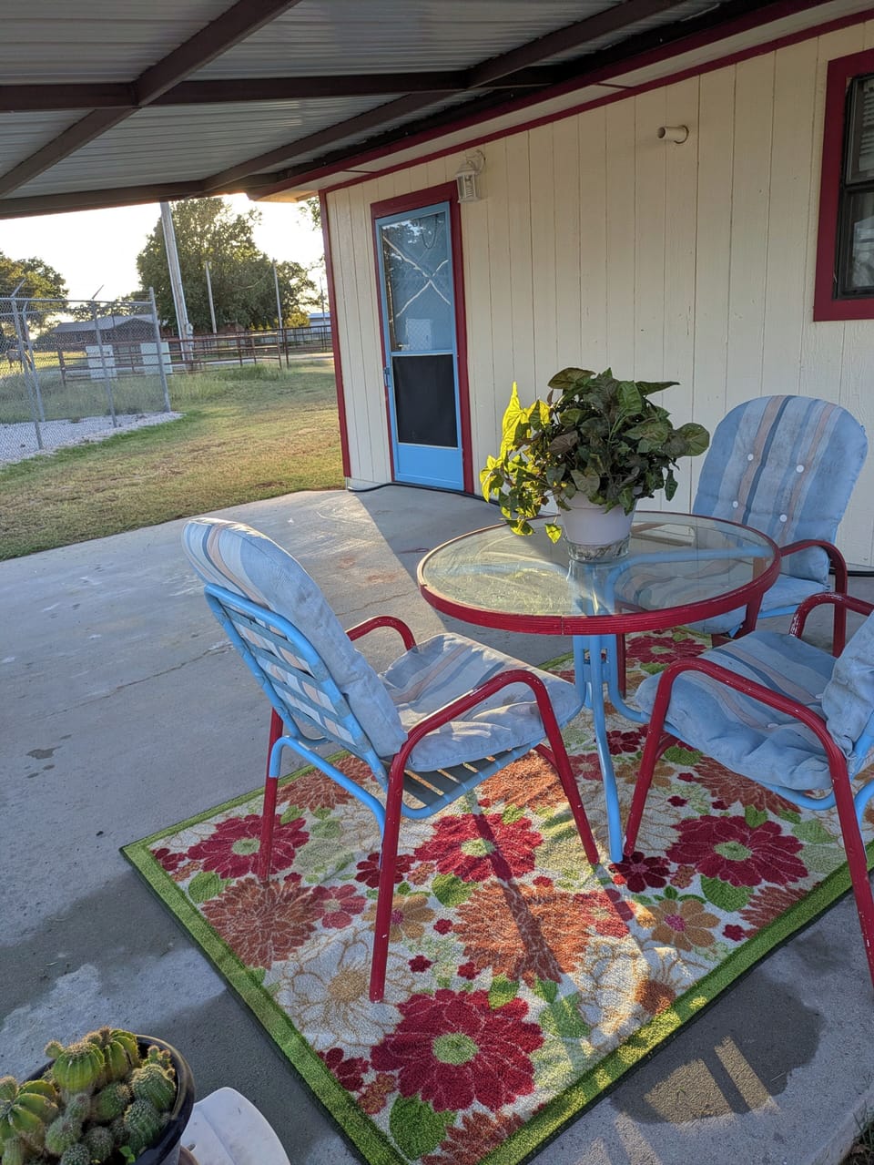 Outdoor dining