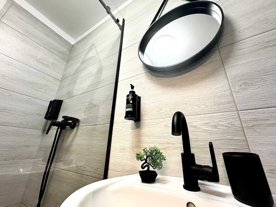 Suite | Bathroom