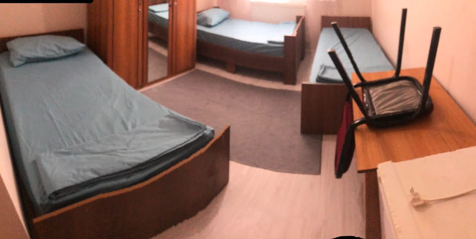 Classic Suite | Desk, laptop workspace, free WiFi