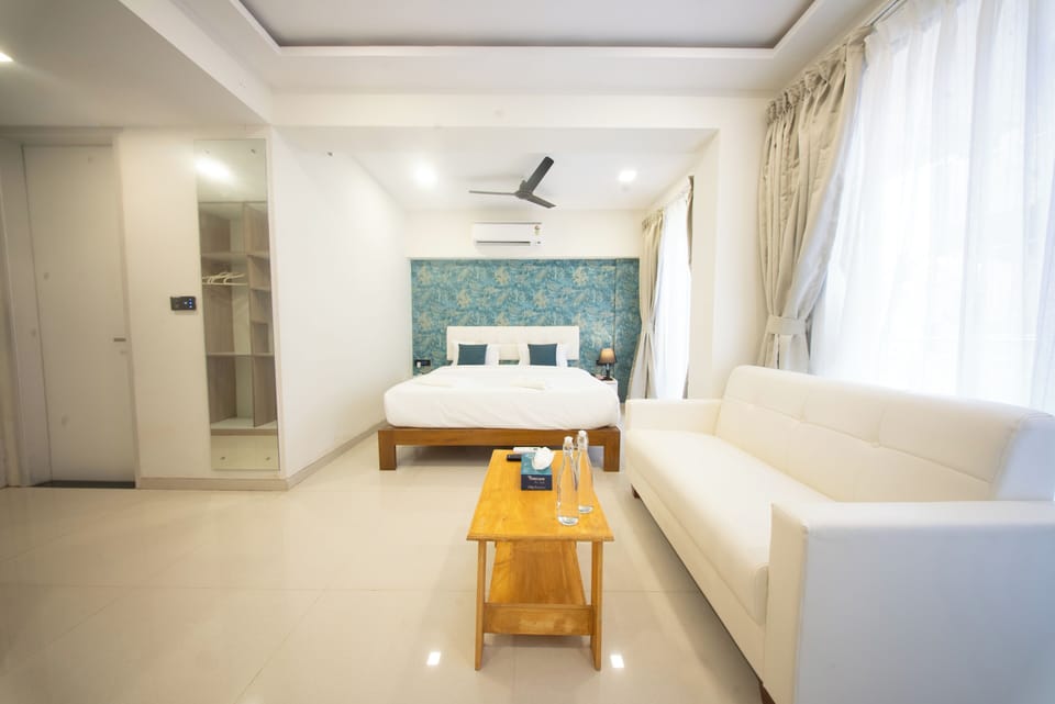 Suite | Iron/ironing board, free WiFi
