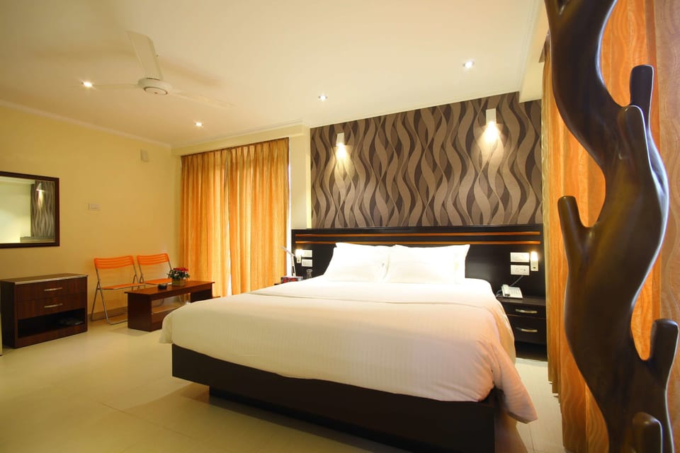 Suite | In-room safe, desk, soundproofing, free WiFi