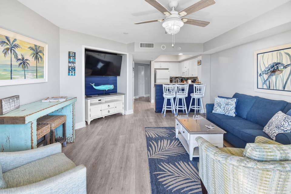 Condo, 1 Bedroom | Living area