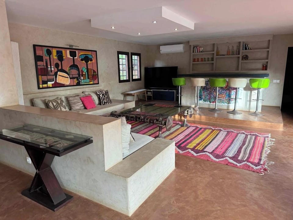 Deluxe Villa, Beach View | Living area