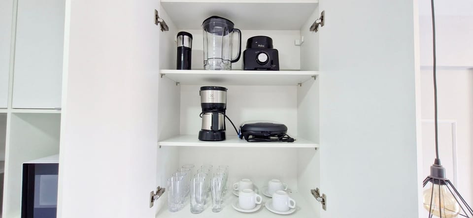 Basic Apartment | Private kitchen | Fridge, microwave, stovetop, blender