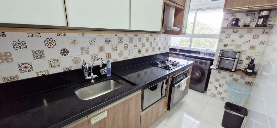 Basic Apartment | Private kitchen | Fridge, microwave, oven, stovetop
