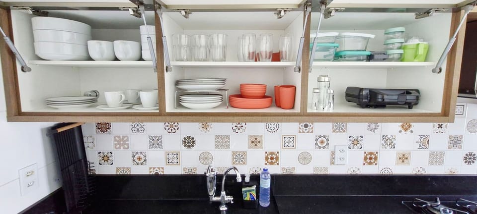 Basic Apartment | Private kitchen | Fridge, microwave, oven, stovetop