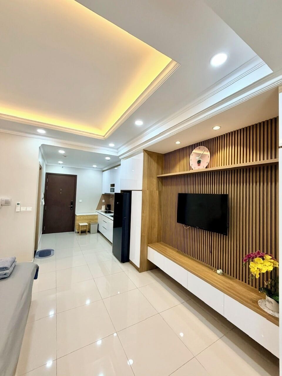 Deluxe Apartment, City View | Living area