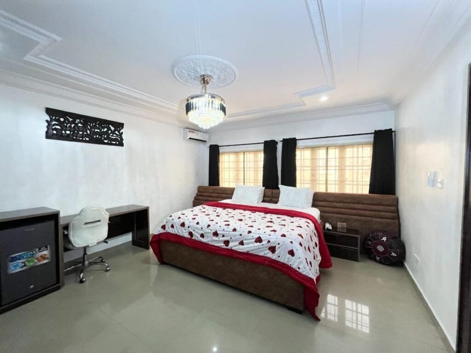 Comfort Room, Balcony, City View | Desk, laptop workspace, blackout drapes, soundproofing