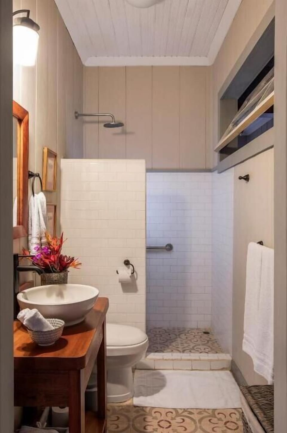 Shower, towels, soap, shampoo