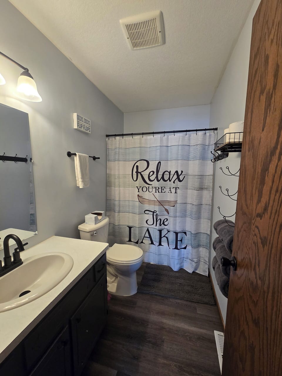 Full Bathroom  Main Floor (1)